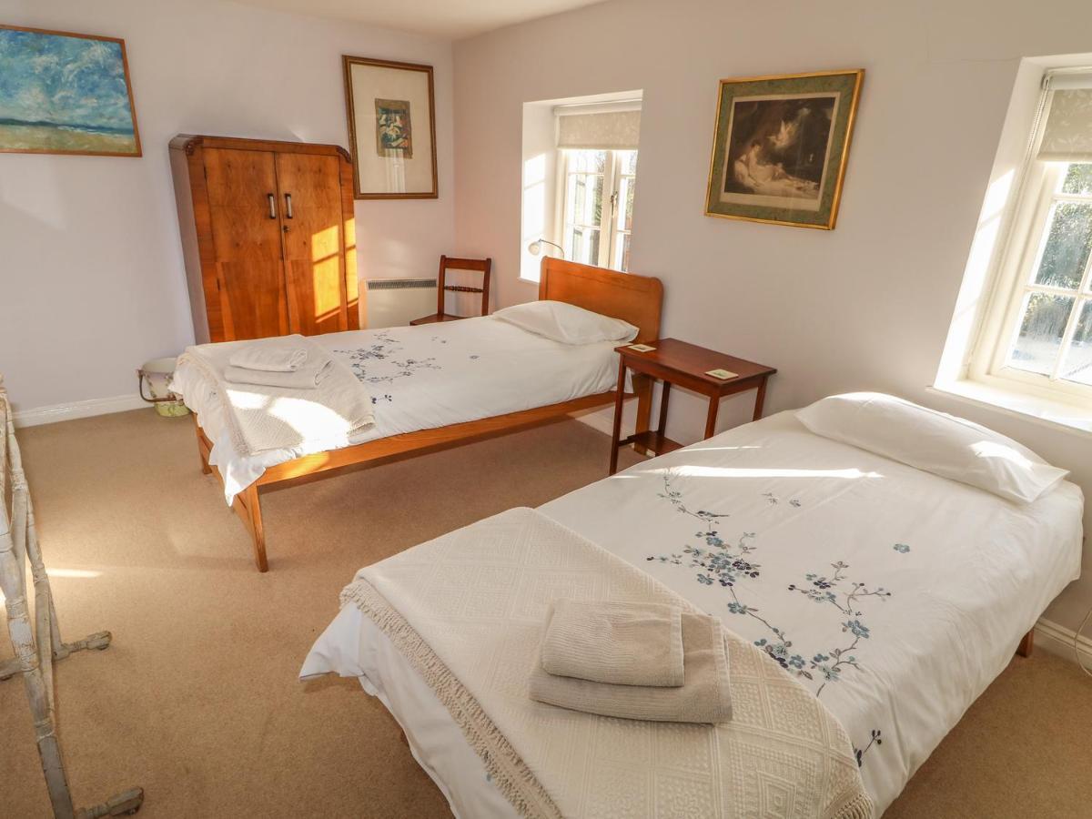 28 Oxborough Villa Buitenkant foto